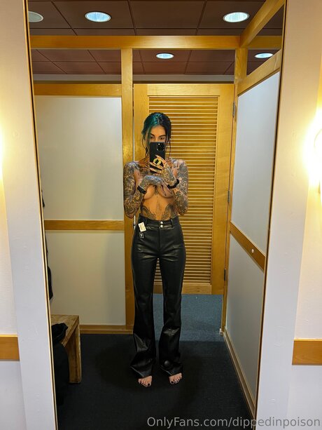 Dippedinpoison pornstar adult gallery