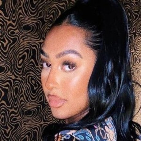 iLLi y erotic star photo