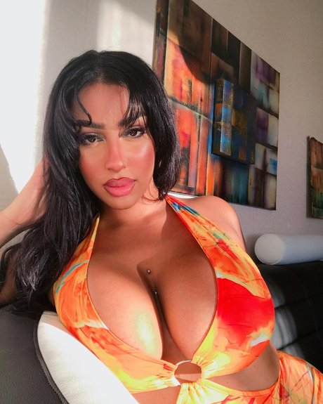 iLLi y pornstar hot picture