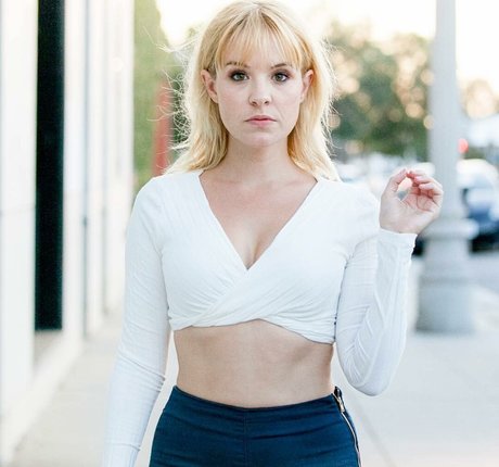 Brea Grant adult model picture