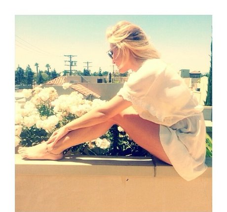 Cassie Scerbo porn model photo