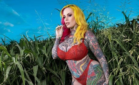 Kandyisbadass beautiful model pictures