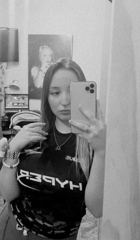 Bun1aca naked model pics