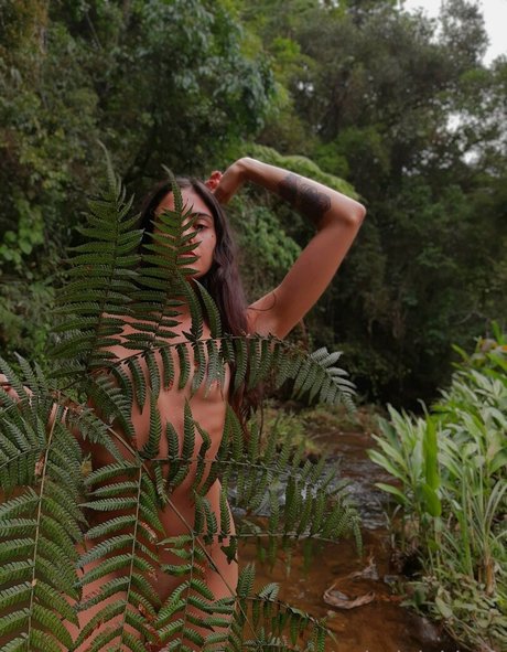 valerieleblanc model hot img