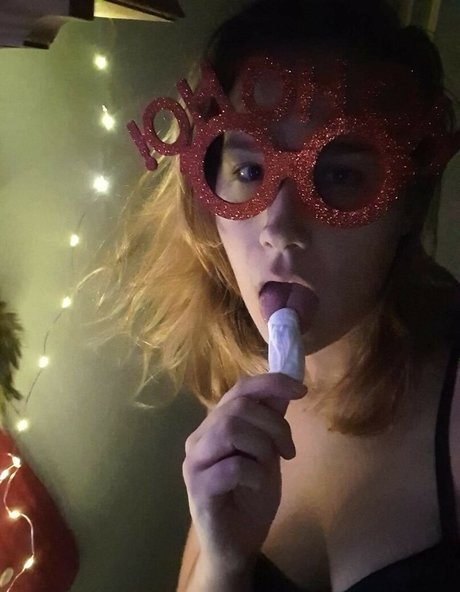 busty mom onlyfans nude images