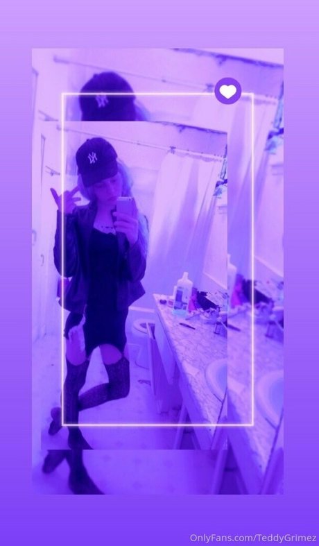 lewdology hot star pic