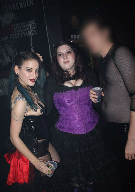 MalAfterMidnight model nudes pics