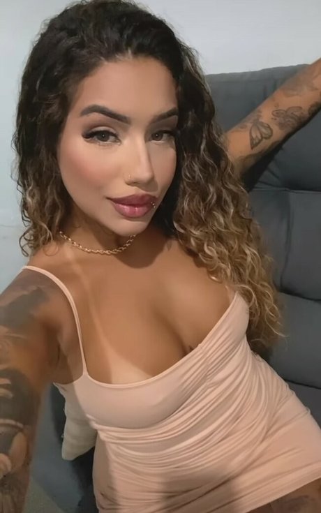 Muito Linda xxx star archive