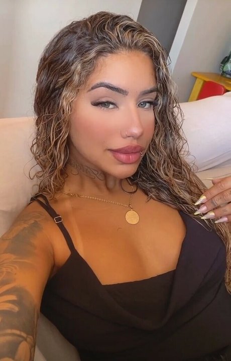 Muito Linda exclusive actress photos