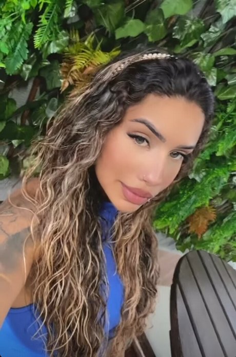 Muito Linda pornographic model archive