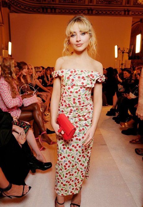 Sabrina Carpenter pornstar naked archive