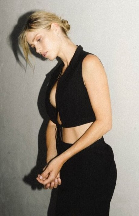 Claire Holt star xxx image