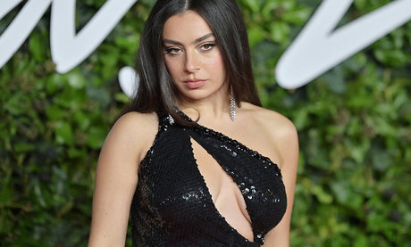 big tits college onlyfans top pic