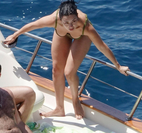 swinger milf onlyfans sexy photos