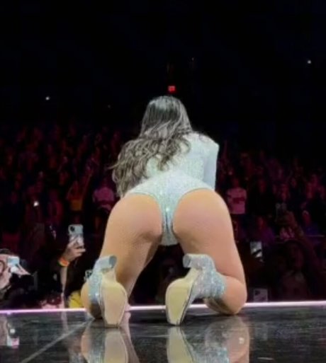 big tits squirt onlyfans hot photos