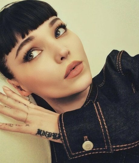 vegan onlyfans adult pic