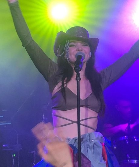 blonde cum onlyfans free pictures