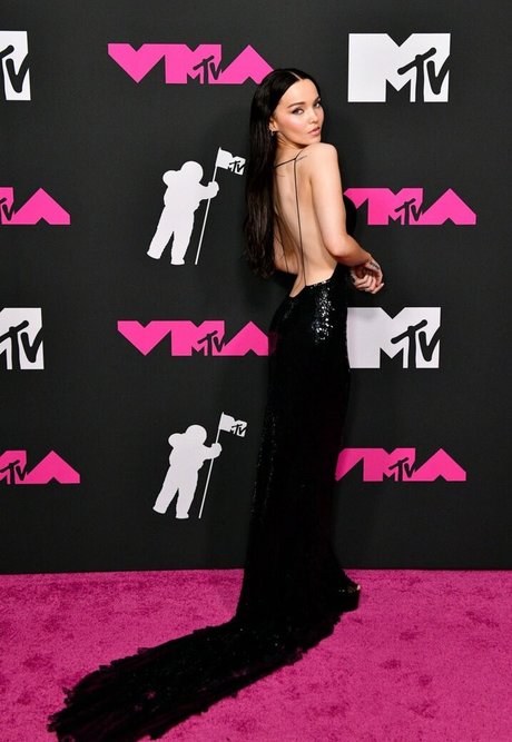 Dove Cameron sex pornstar img