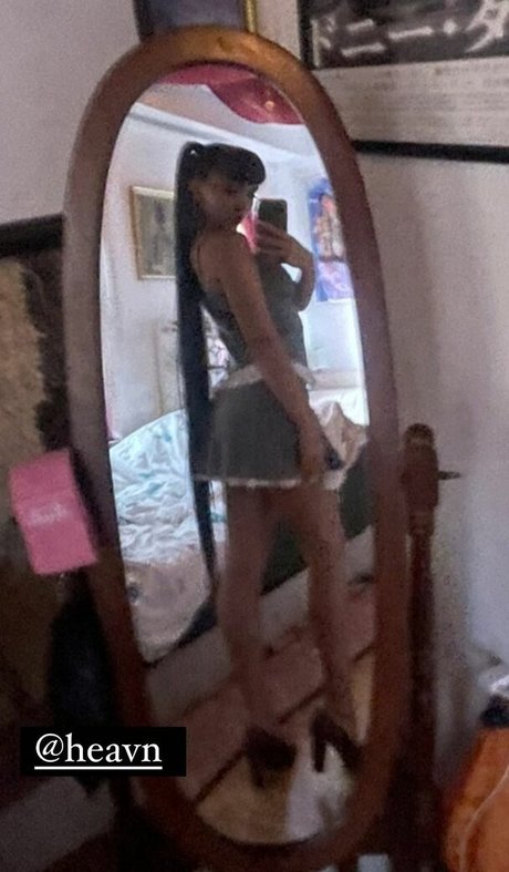 Rowan Blanchard hot model pictures