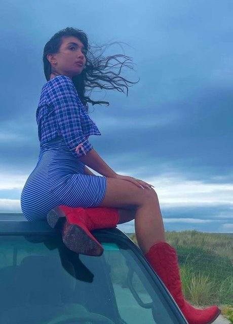 Rowan Blanchard high quality star picture