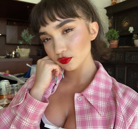 Rowan Blanchard beautiful pornstar pics