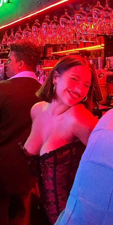 Mackenzie Ziegler star exclusive picture