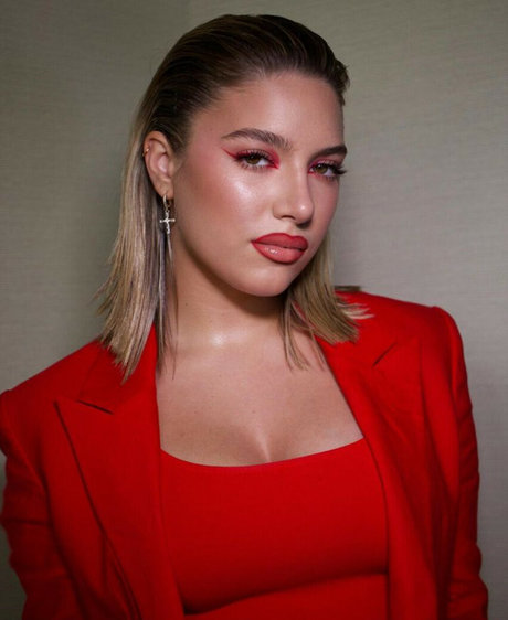 Mackenzie Ziegler art star pic