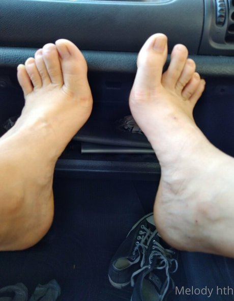 hotterthanhellxx naked model pics