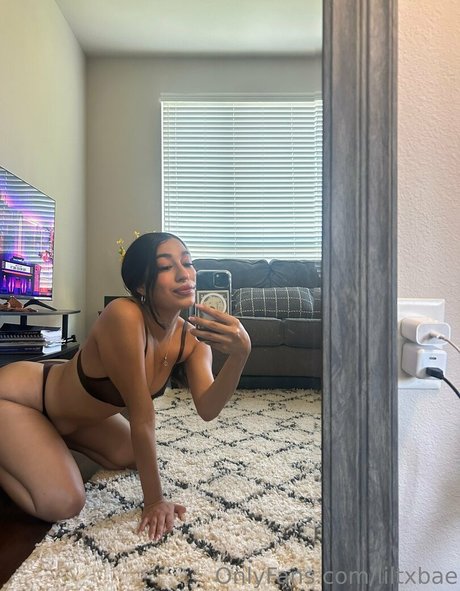 liltxbae model adult image