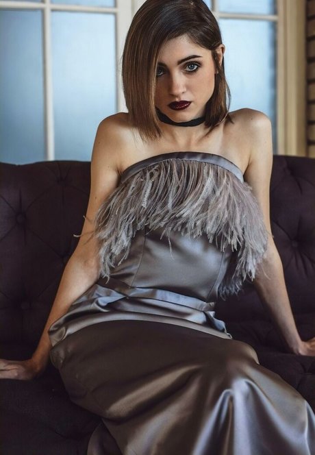 Natalia Dyer star hd photos