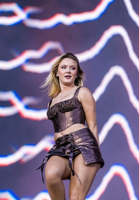 Zara Larsson pornstar free pic