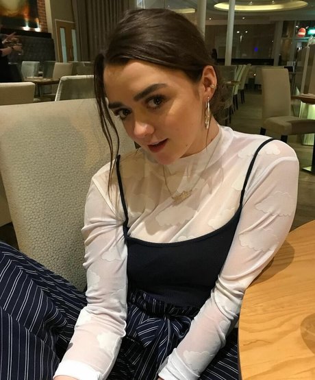 Maisie Williams star hd archive