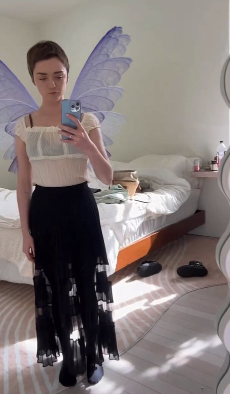 Maisie Williams star sex archive