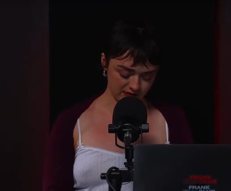 Maisie Williams adult model gallery