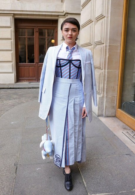 Maisie Williams pretty star pictures