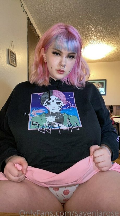 saveniarose naked model img