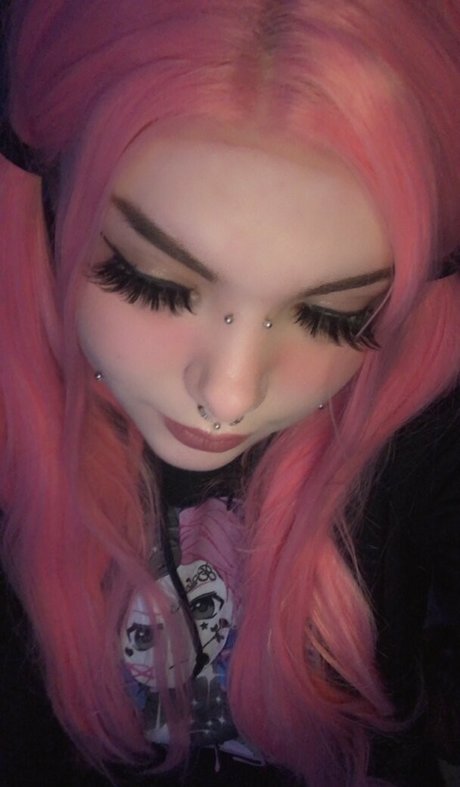 saveniarose adult model pictures