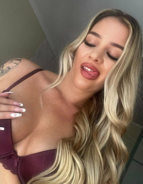 sexybatwomen top actress pictures