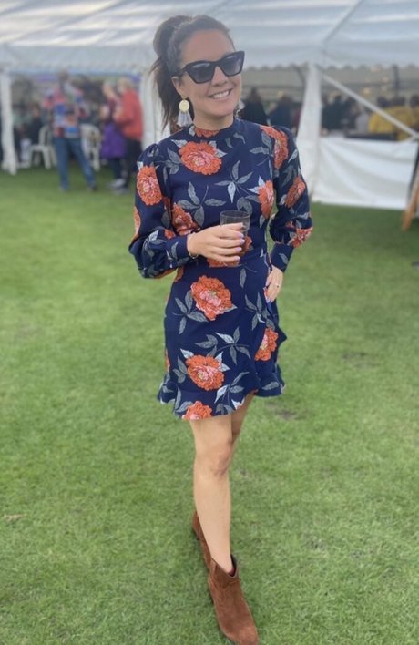 Laura Tobin model hd archive