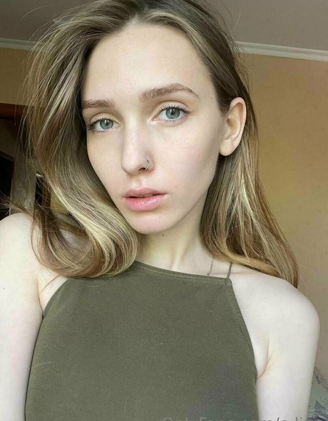 e lina nude star pic