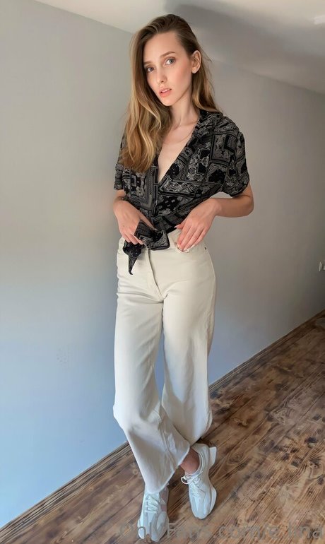 e lina exclusive pornstar pics