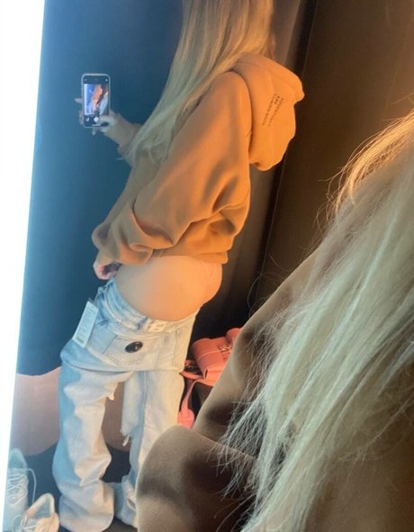 ASMR MOOD free model picture