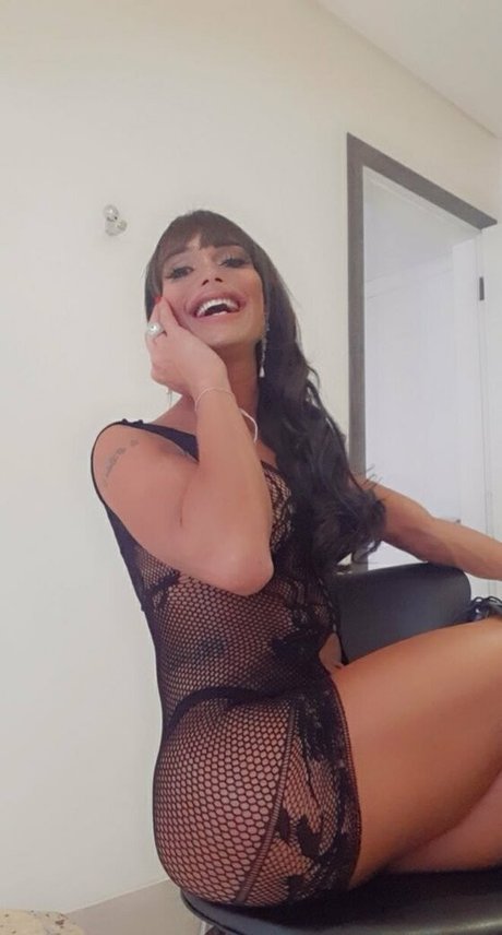 magalylilith pretty model pics