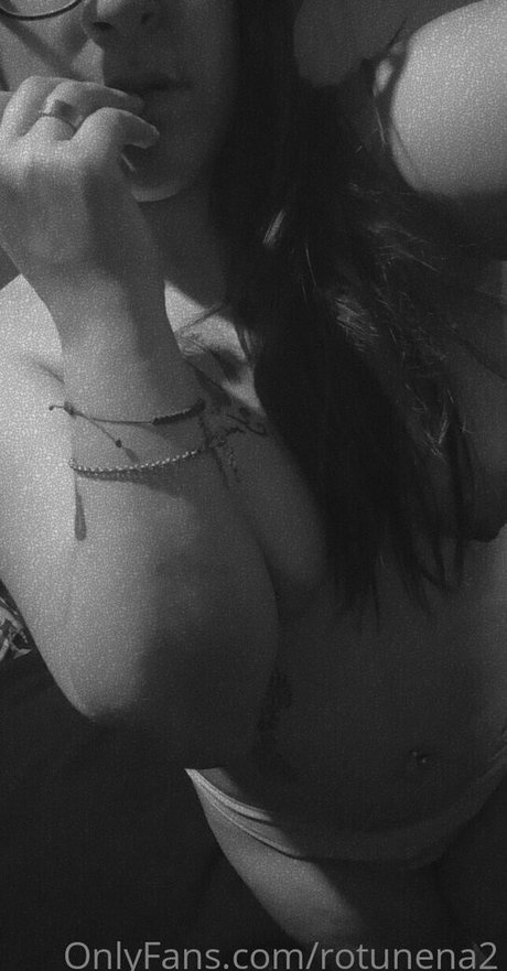 rotunena2 high quality star images