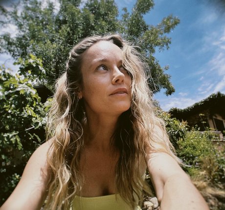 Brie Larson star pics