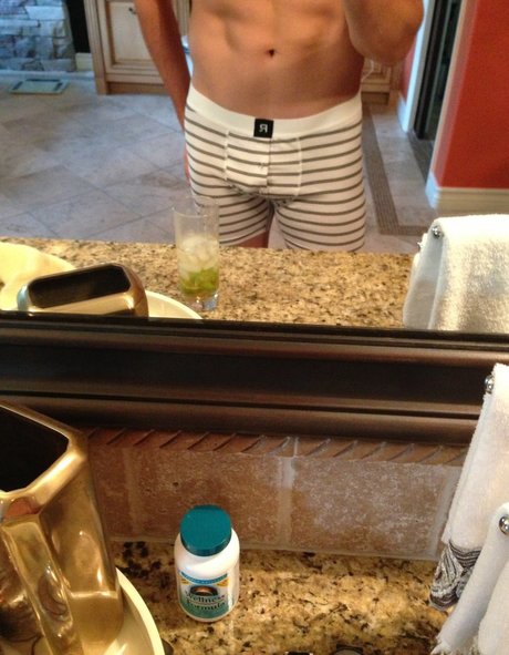 Kaley Cuoco xxx actress archive