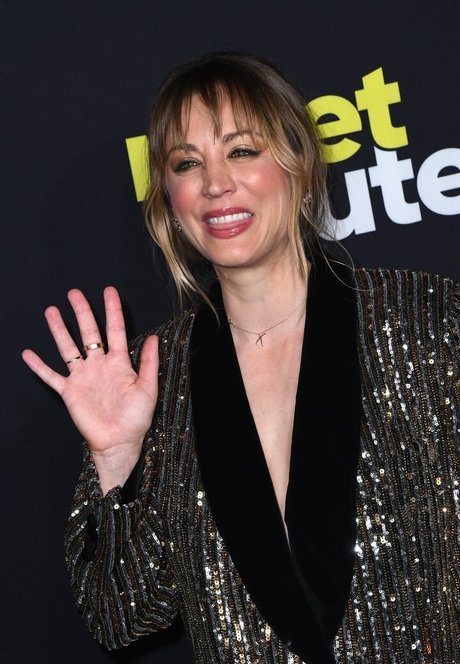 Kaley Cuoco nice star images