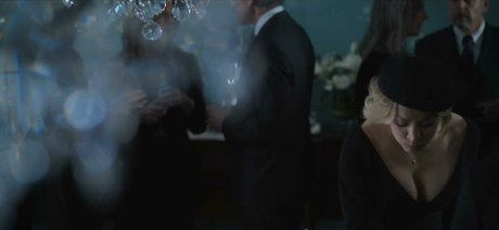 Kaley Cuoco star top images