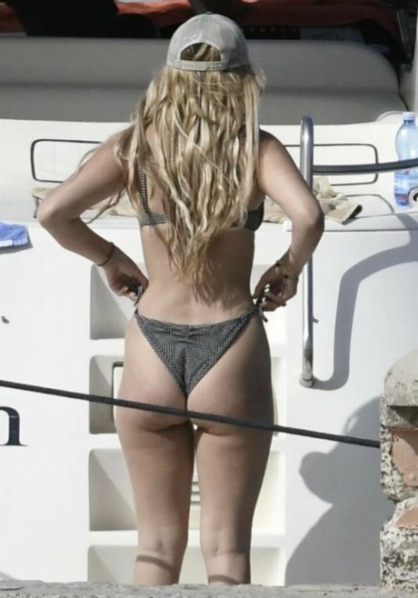 old lady onlyfans nude image