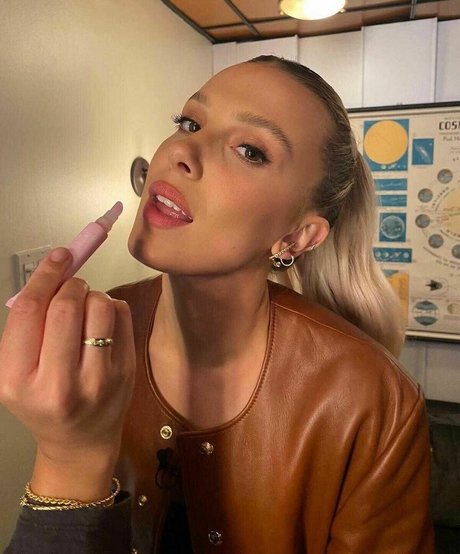 Millie Bobby Brown erotic star picture